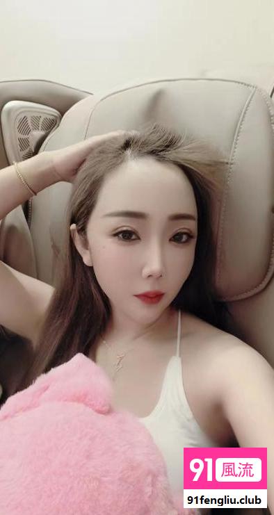 肤白美女敏感会喷水